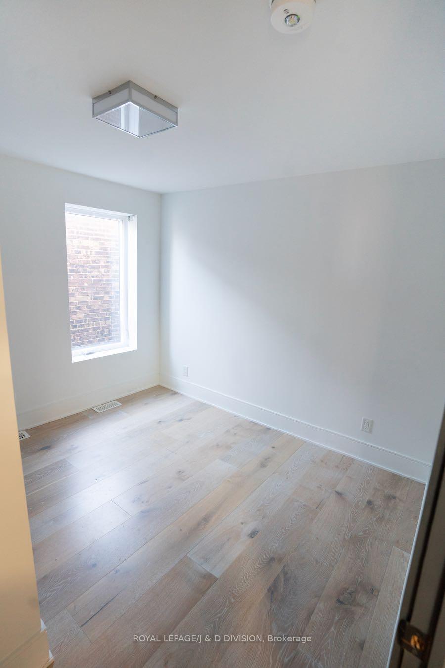 Photo 15 of Unit 3rd Flr, 657 Manning Avenue, Toronto, Palmerston-Little Italy — HOMEH