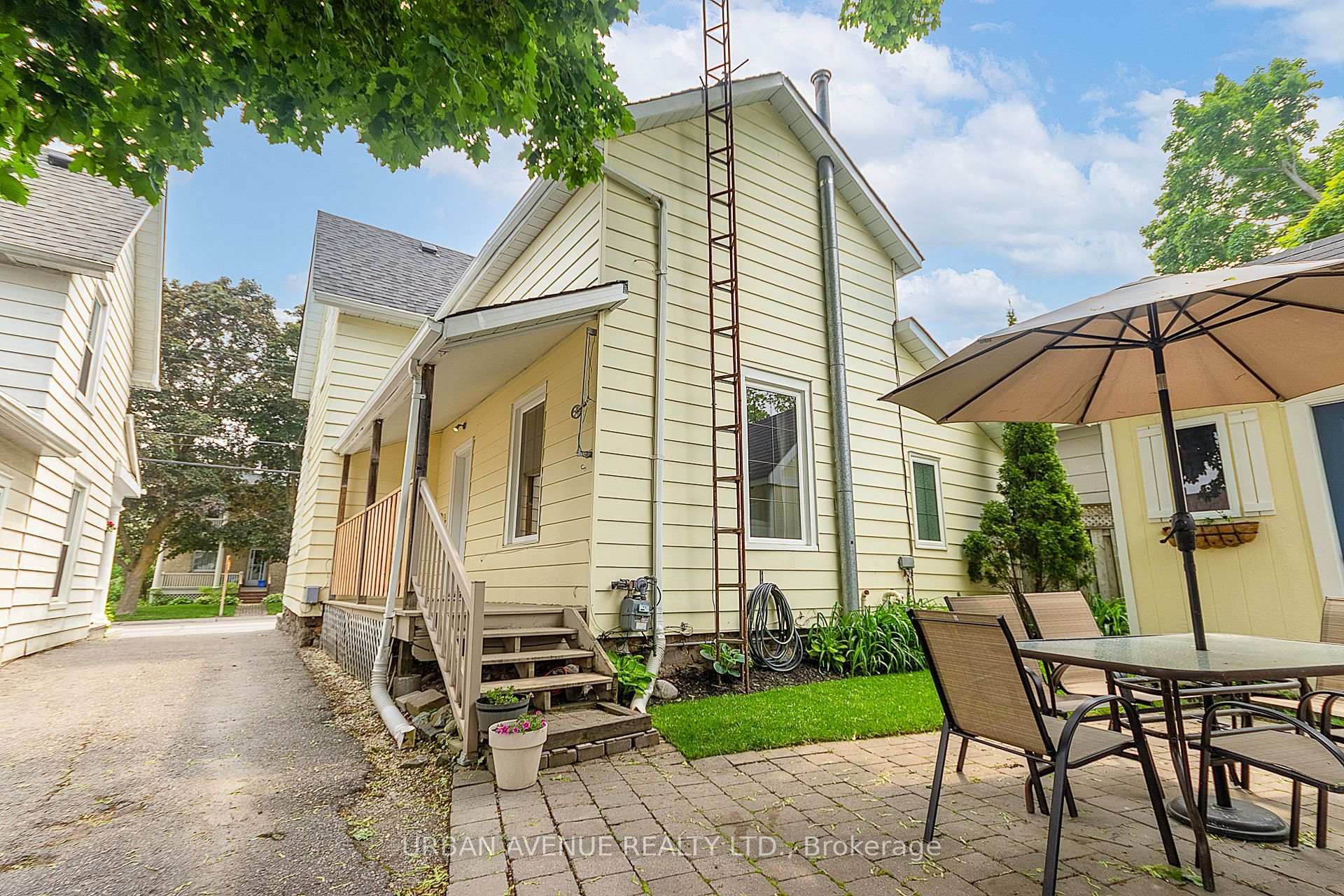 Photo 2 of 66 Toronto Street S, Uxbridge — HOMEH