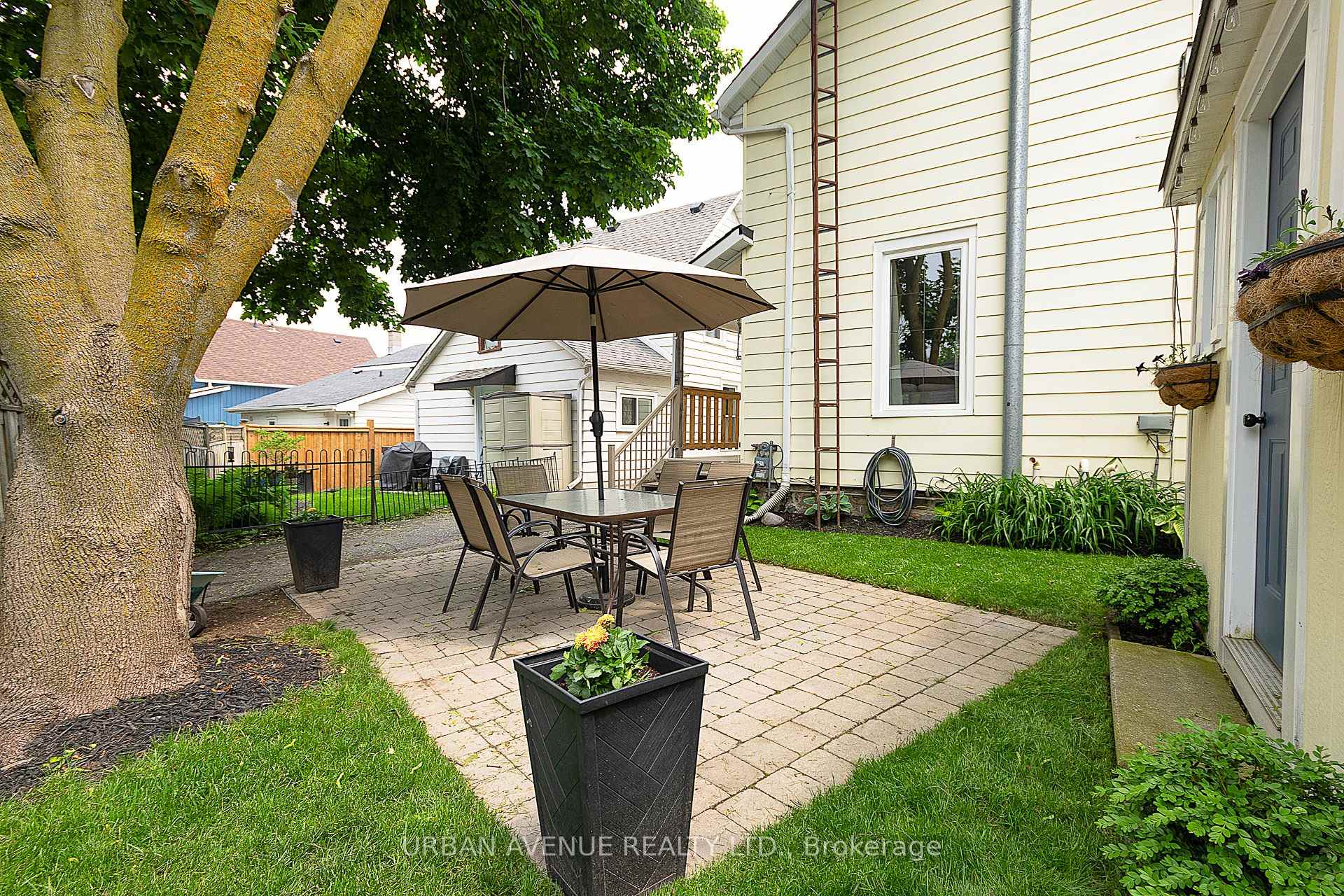 Photo 3 of 66 Toronto Street S, Uxbridge — HOMEH