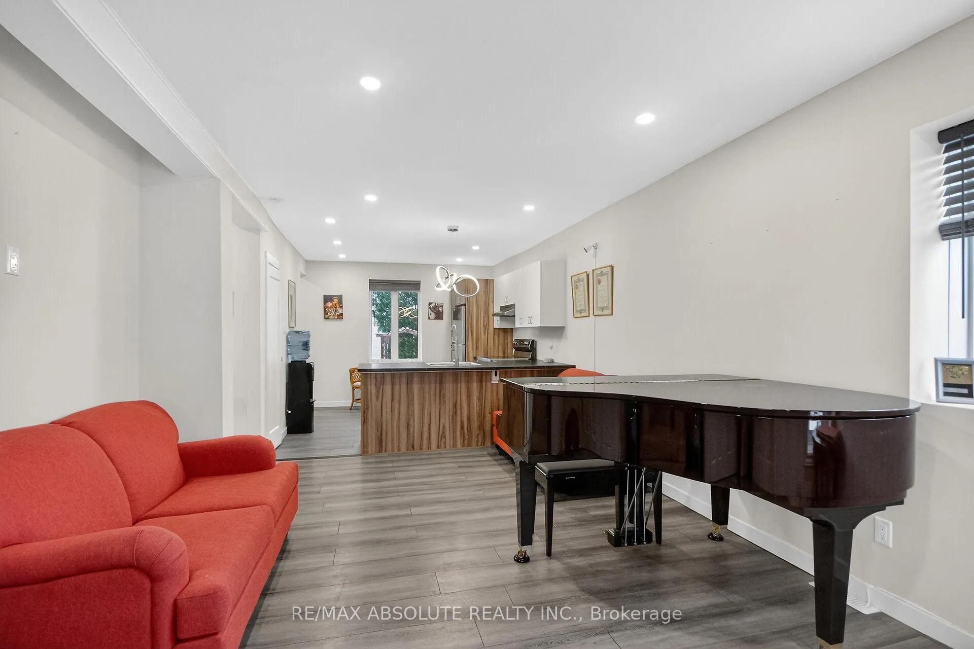 Photo 5 of 147 Longpre Street, Ottawa, Vanier — HOMEH