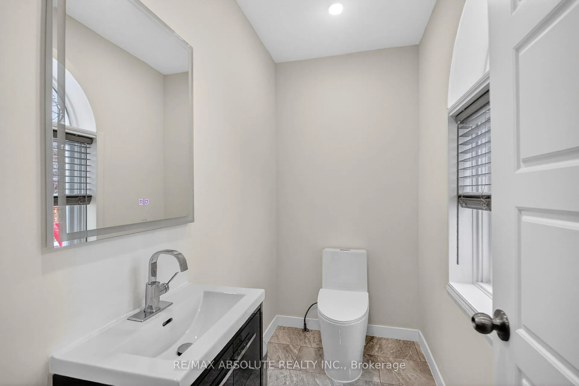 Photo 16 of 147 Longpre Street, Ottawa, Vanier — HOMEH