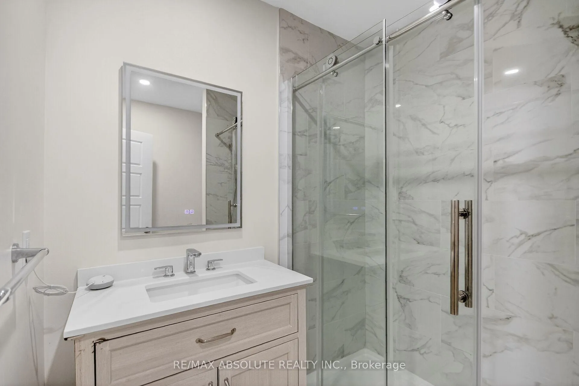 Photo 24 of 147 Longpre Street, Ottawa, Vanier — HOMEH