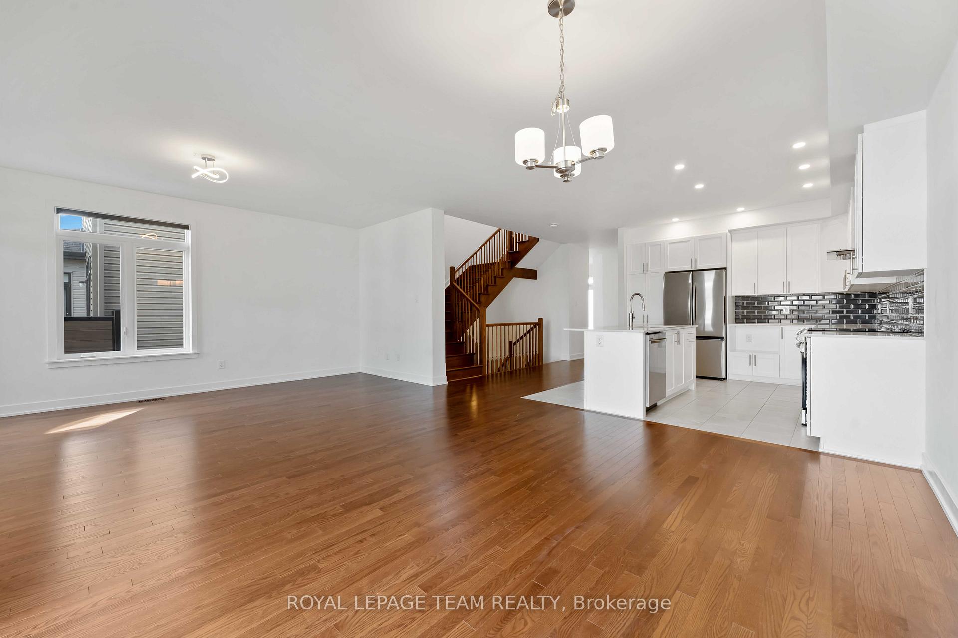 Photo 10 of 27 Peony Lane, Ottawa, Riverside South/Gloucester Glen — HOMEH