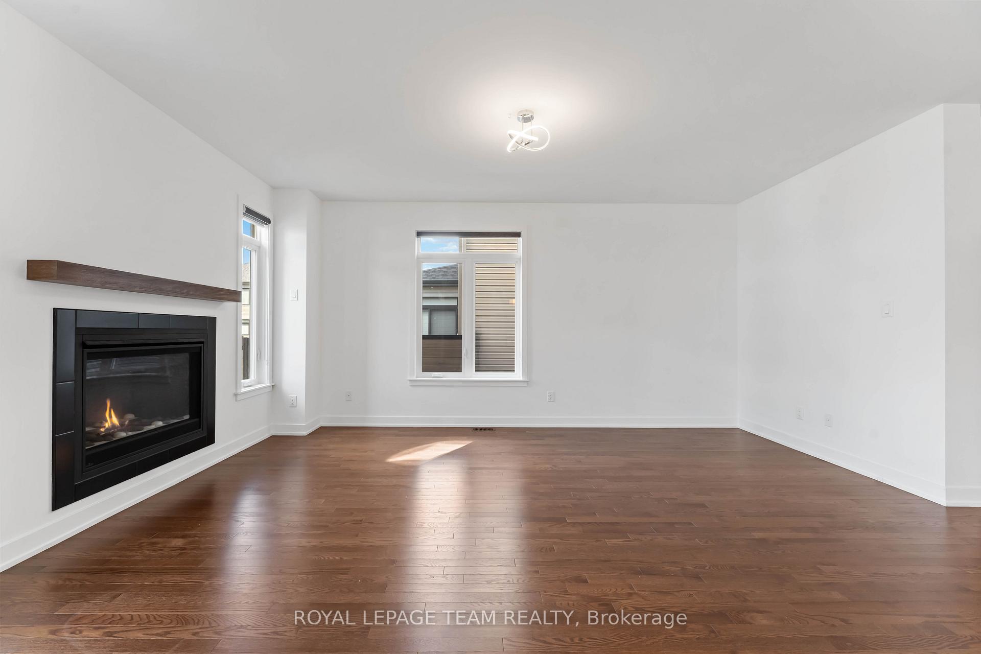 Photo 13 of 27 Peony Lane, Ottawa, Riverside South/Gloucester Glen — HOMEH