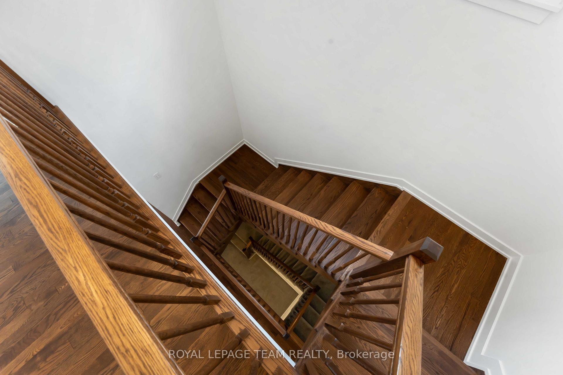 Photo 12 of 27 Peony Lane, Ottawa, Riverside South/Gloucester Glen — HOMEH