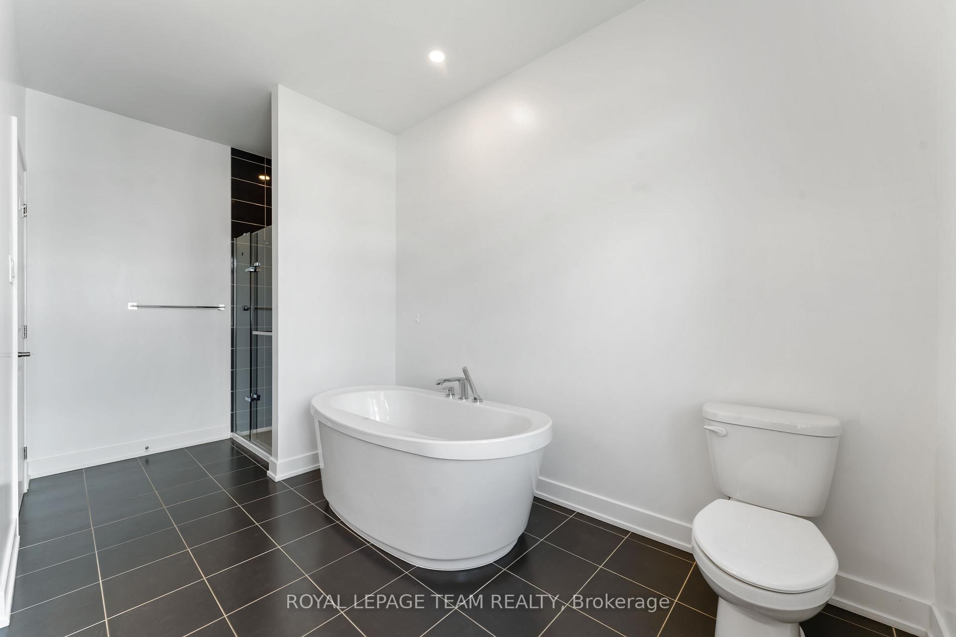 Photo 23 of 27 Peony Lane, Ottawa, Riverside South/Gloucester Glen — HOMEH