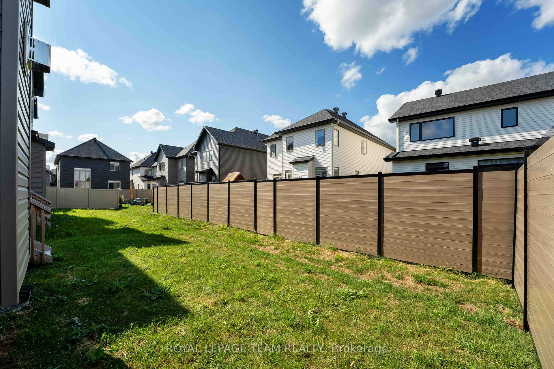 Photo 47 of 27 Peony Lane, Ottawa, Riverside South/Gloucester Glen — HOMEH