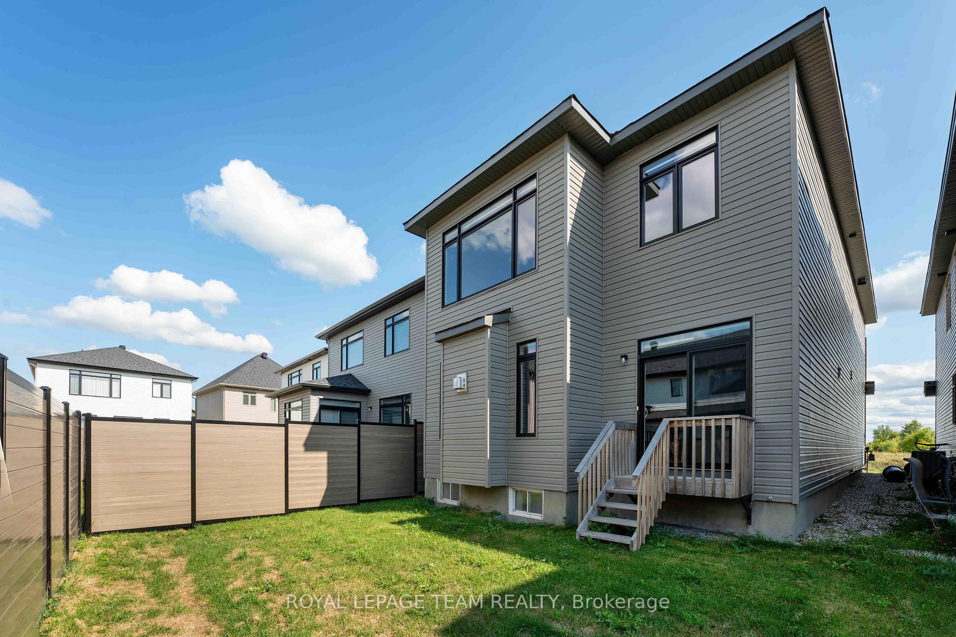 Photo 45 of 27 Peony Lane, Ottawa, Riverside South/Gloucester Glen — HOMEH