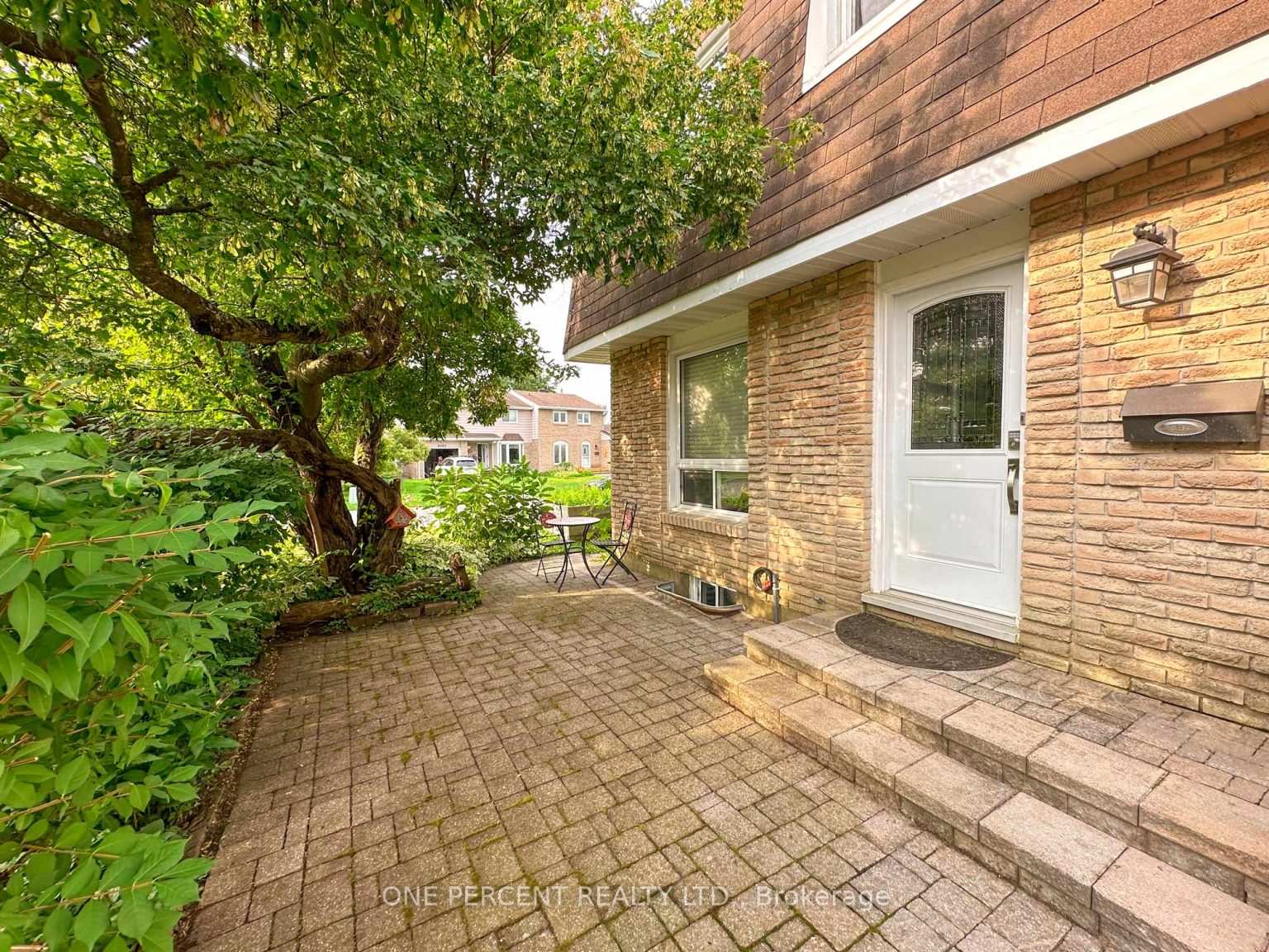 Photo 1 of 2533 Autumn Hill Crescent, Ottawa, Blackburn Hamlet (South) — HOMEH