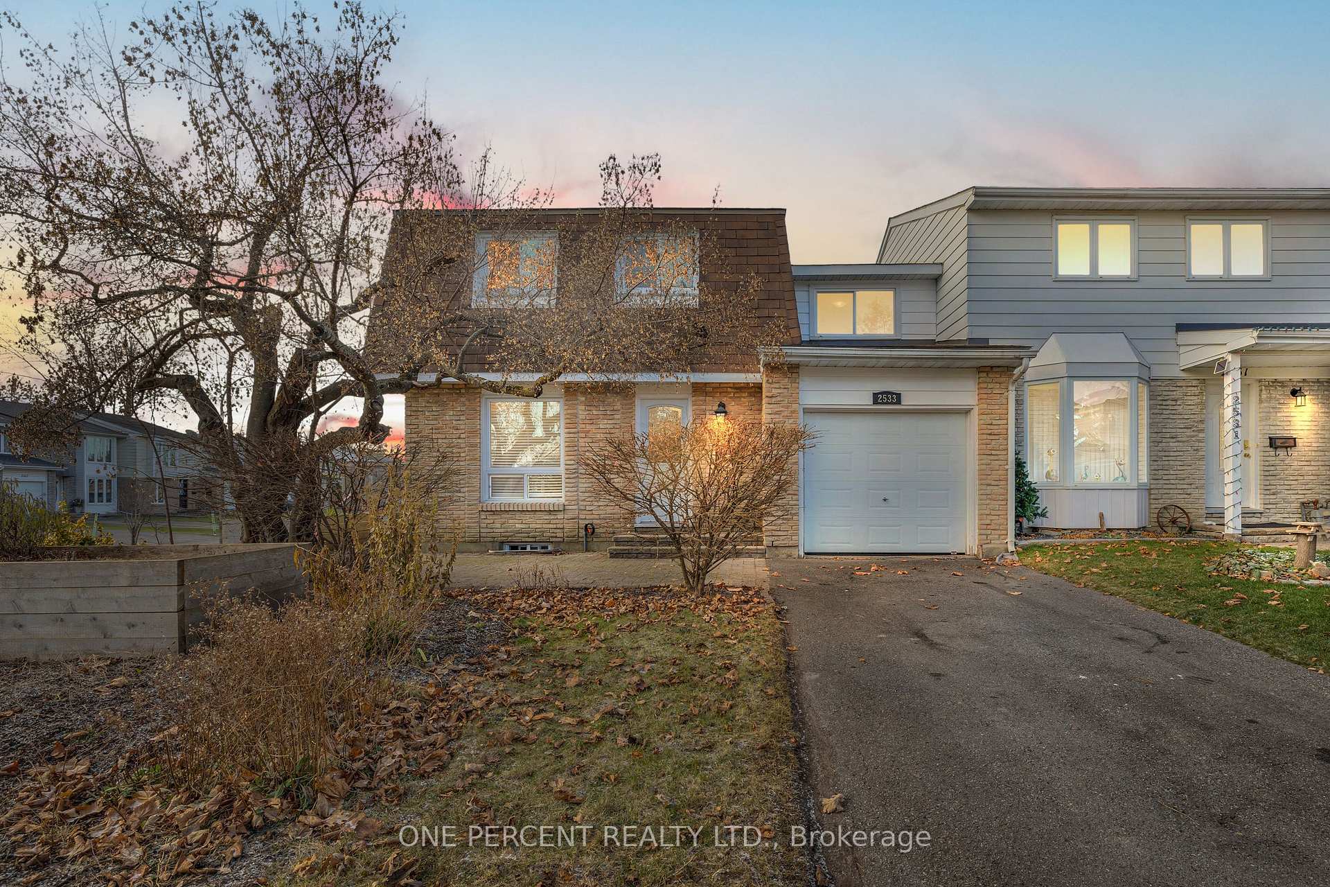 Photo 4 of 2533 Autumn Hill Crescent, Ottawa, Blackburn Hamlet (South) — HOMEH