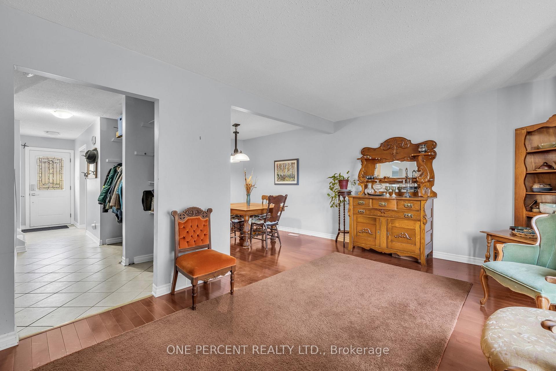 Photo 14 of 2533 Autumn Hill Crescent, Ottawa, Blackburn Hamlet (South) — HOMEH