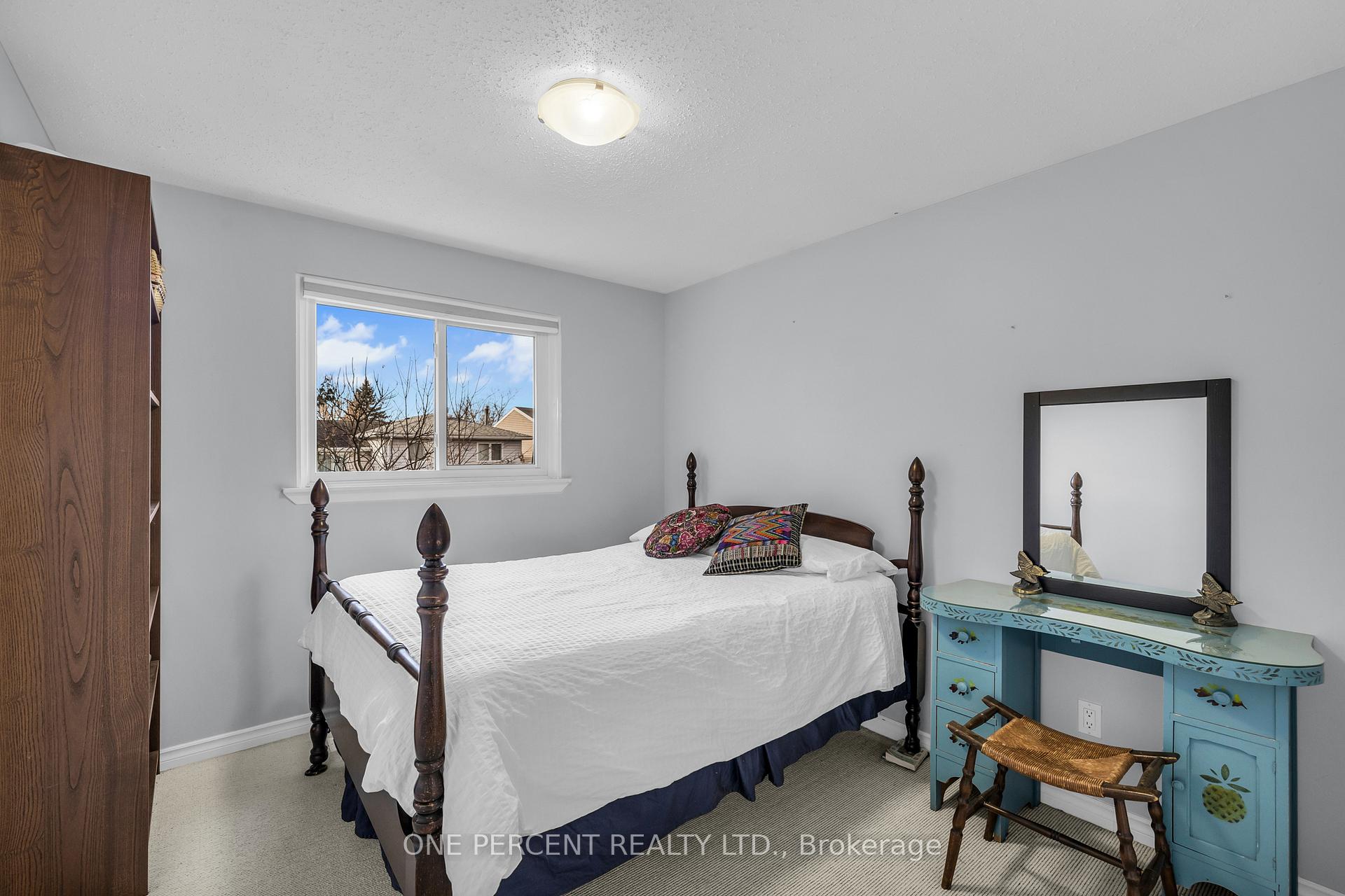 Photo 24 of 2533 Autumn Hill Crescent, Ottawa, Blackburn Hamlet (South) — HOMEH