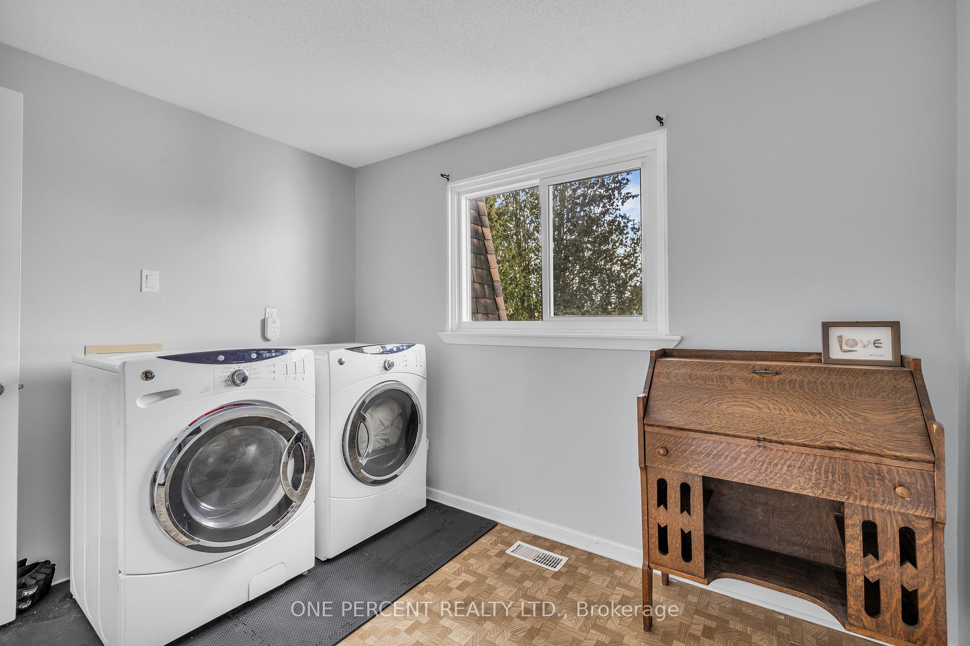 Photo 25 of 2533 Autumn Hill Crescent, Ottawa, Blackburn Hamlet (South) — HOMEH