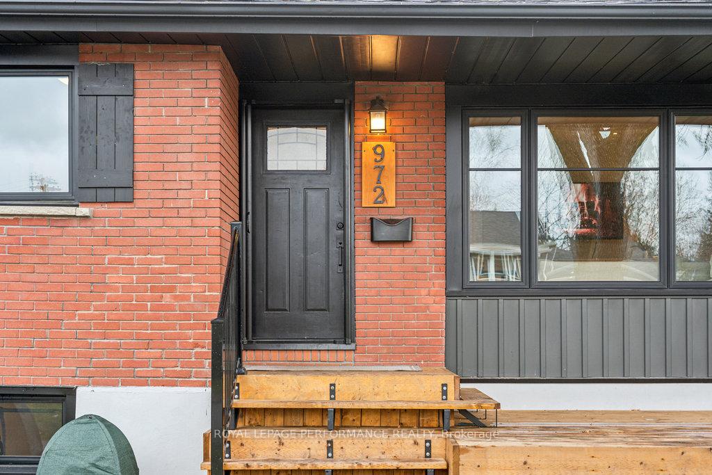 Photo 2 of 972 Harkness Avenue, Ottawa, Riverside Park — HOMEH