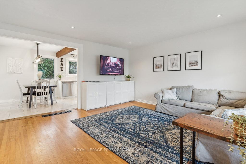 Photo 13 of 972 Harkness Avenue, Ottawa, Riverside Park — HOMEH