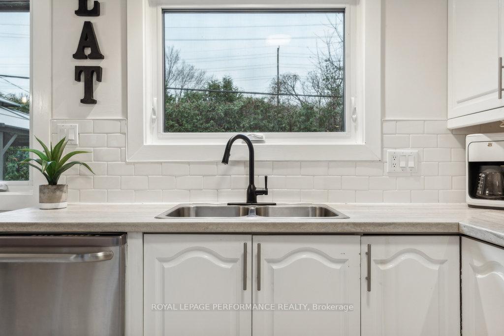 Photo 17 of 972 Harkness Avenue, Ottawa, Riverside Park — HOMEH