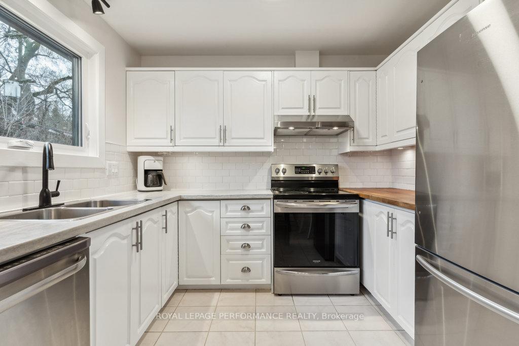 Photo 18 of 972 Harkness Avenue, Ottawa, Riverside Park — HOMEH