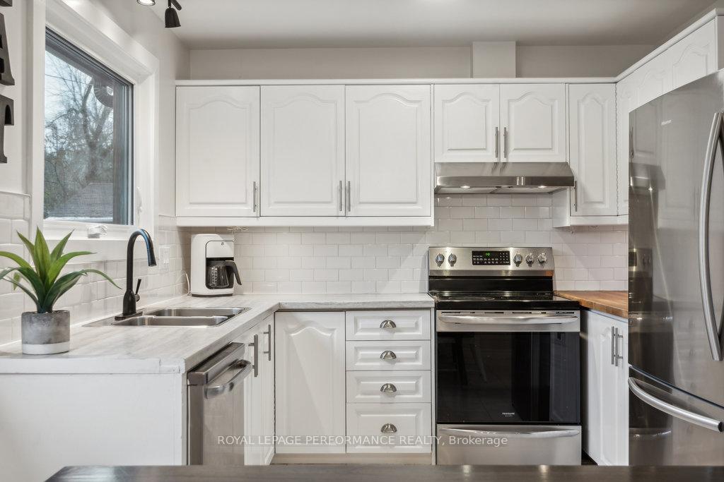 Photo 20 of 972 Harkness Avenue, Ottawa, Riverside Park — HOMEH