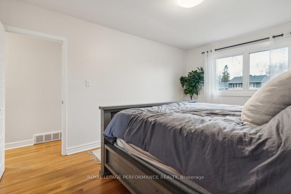 Photo 22 of 972 Harkness Avenue, Ottawa, Riverside Park — HOMEH