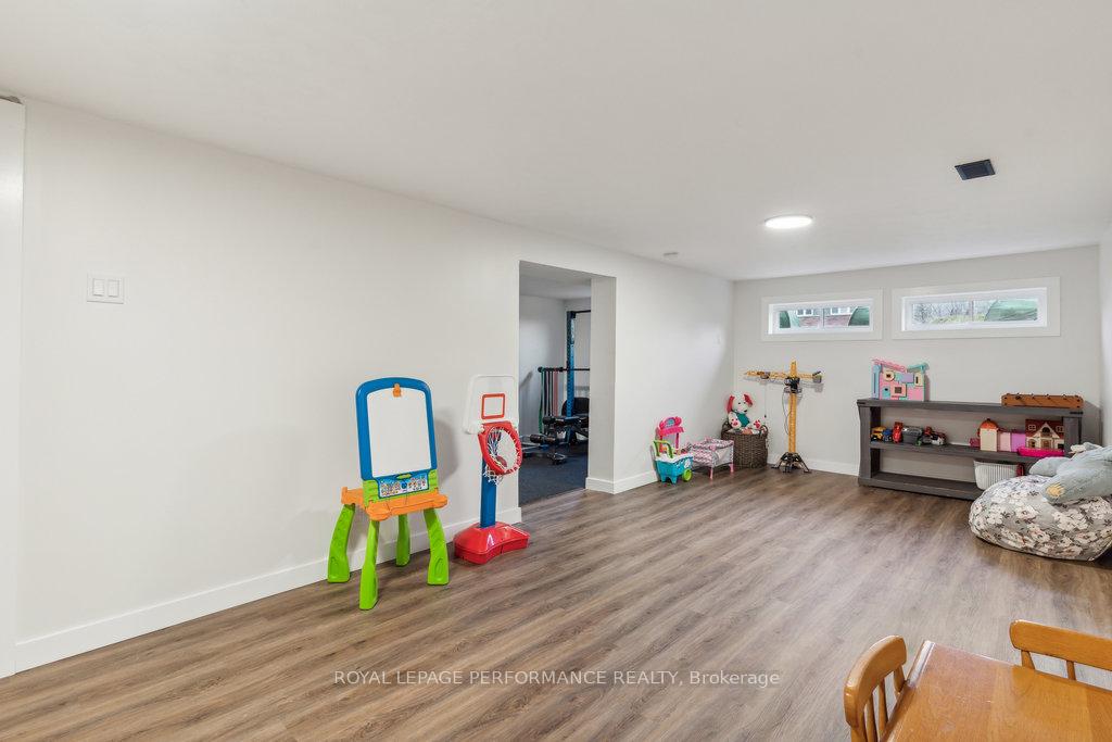 Photo 34 of 972 Harkness Avenue, Ottawa, Riverside Park — HOMEH