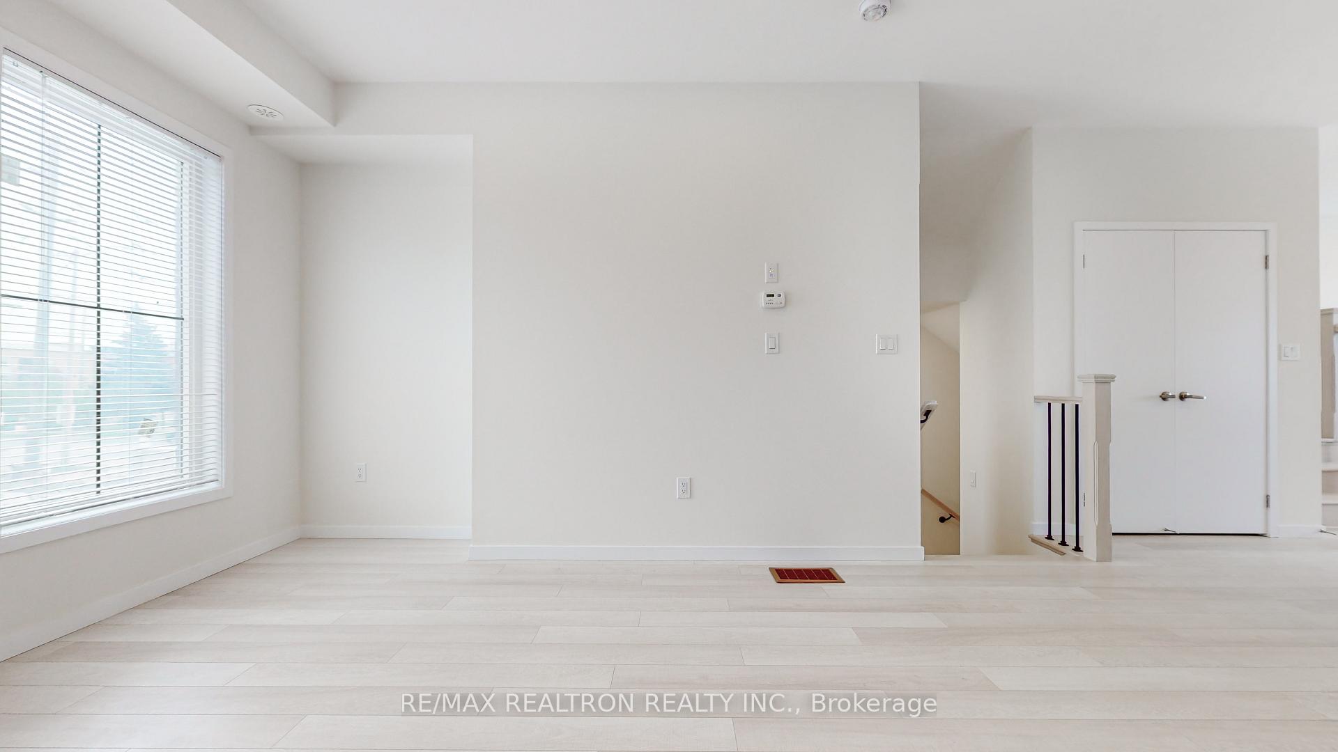 Photo 10 of 10 Seacoasts Circle, Vaughan, Maple — HOMEH