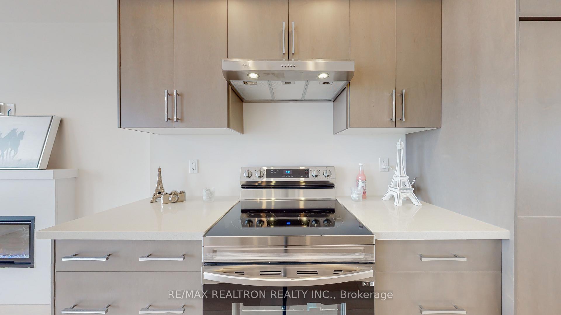 Photo 20 of 10 Seacoasts Circle, Vaughan, Maple — HOMEH