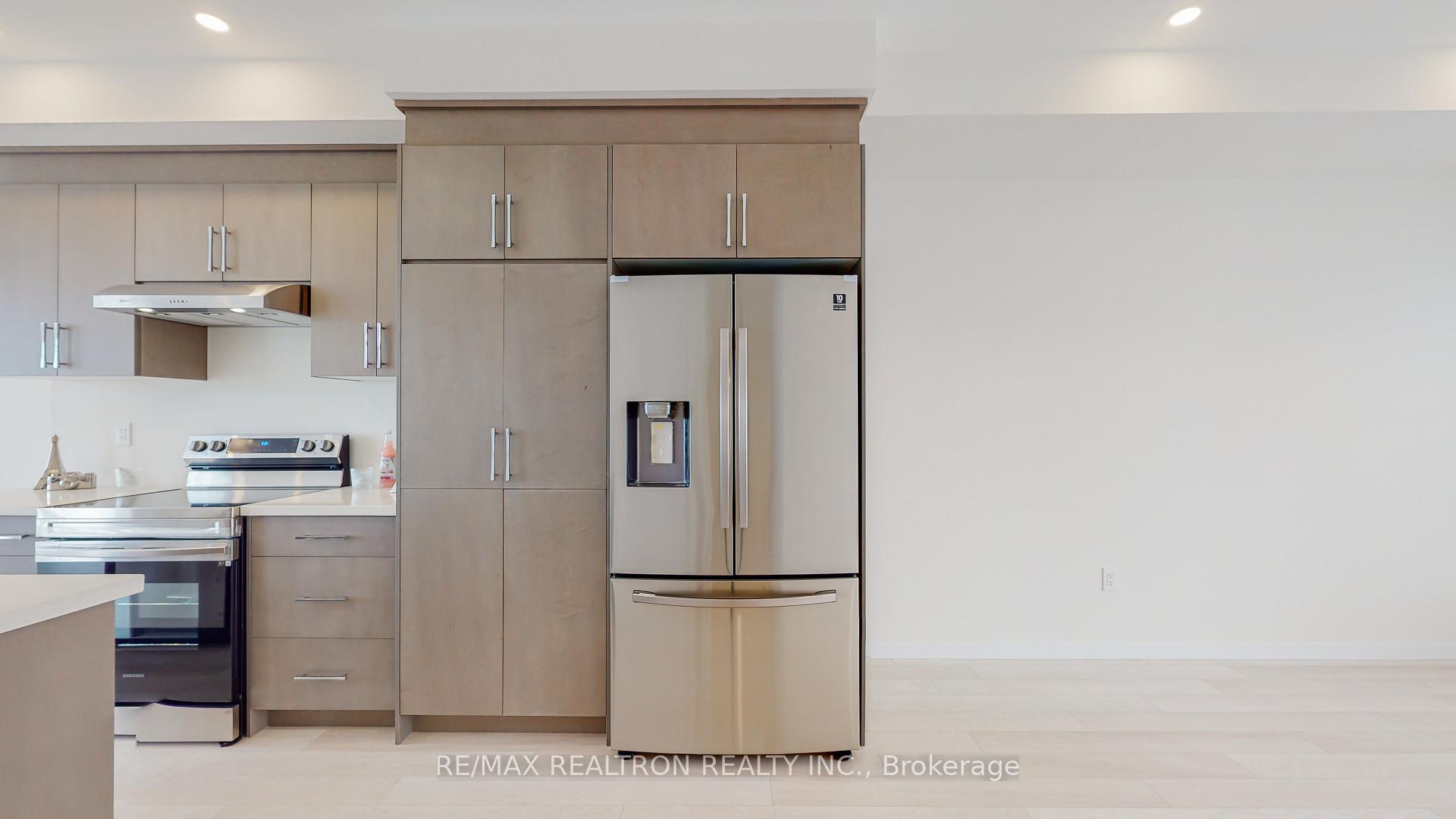 Photo 22 of 10 Seacoasts Circle, Vaughan, Maple — HOMEH