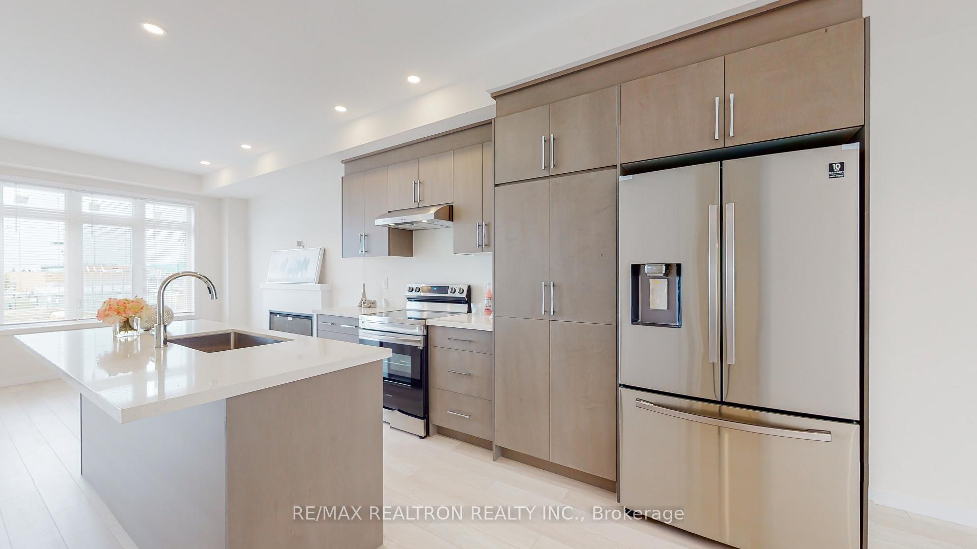 Photo 23 of 10 Seacoasts Circle, Vaughan, Maple — HOMEH
