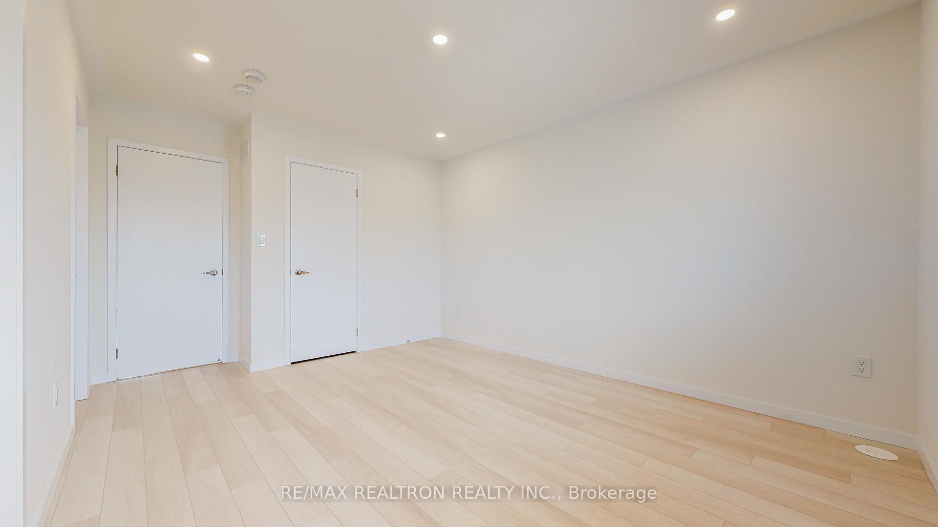 Photo 36 of 10 Seacoasts Circle, Vaughan, Maple — HOMEH