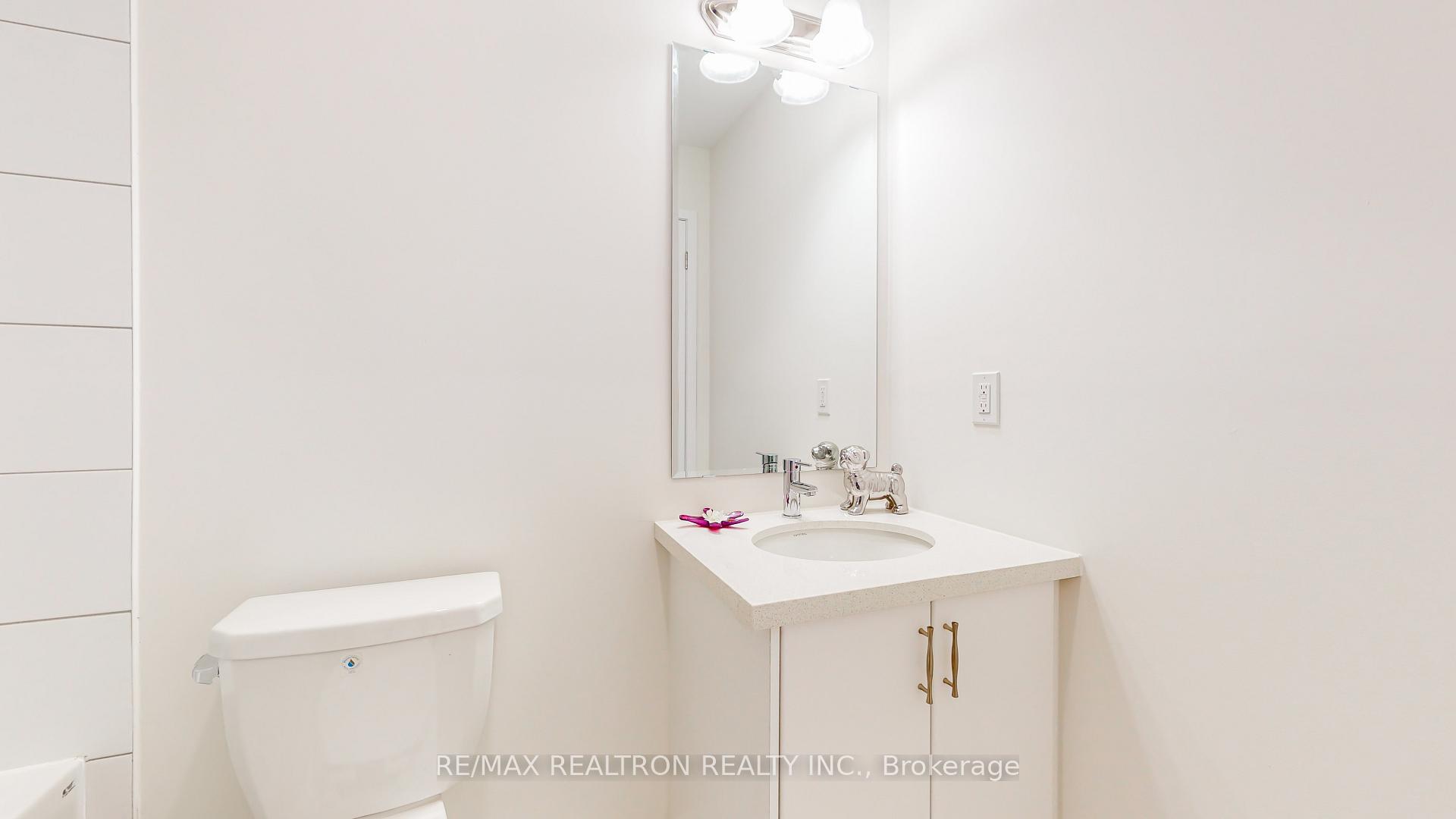 Photo 37 of 10 Seacoasts Circle, Vaughan, Maple — HOMEH