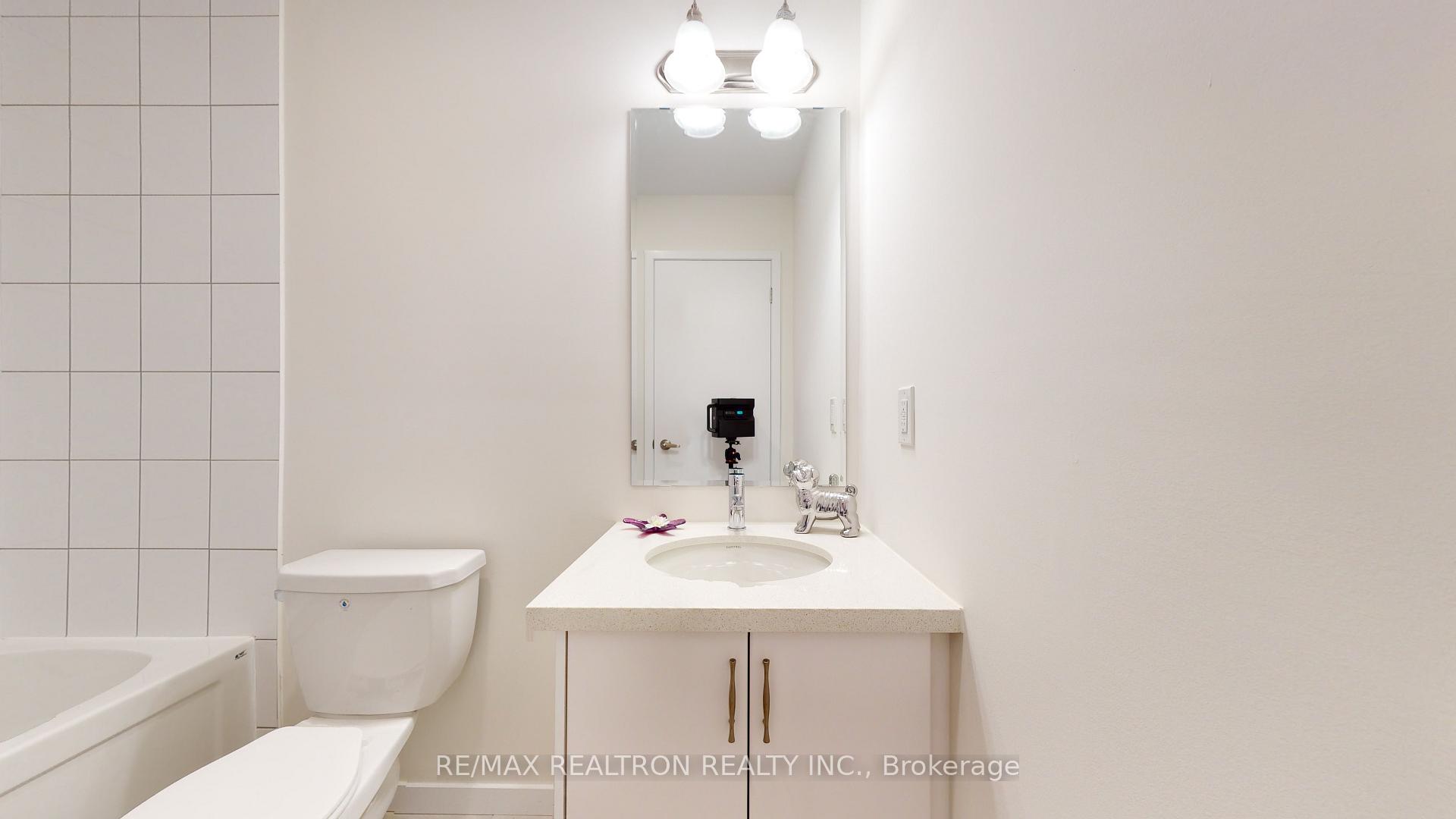 Photo 38 of 10 Seacoasts Circle, Vaughan, Maple — HOMEH