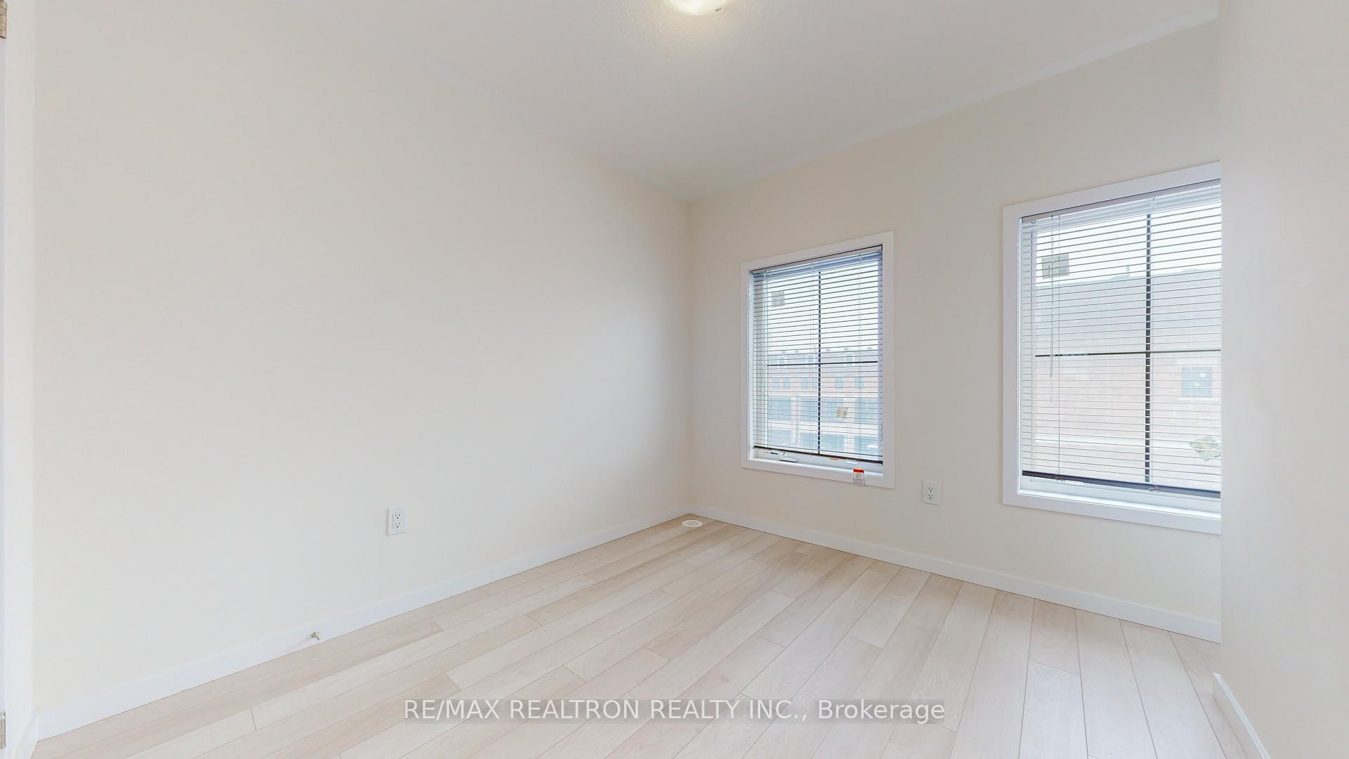 Photo 39 of 10 Seacoasts Circle, Vaughan, Maple — HOMEH