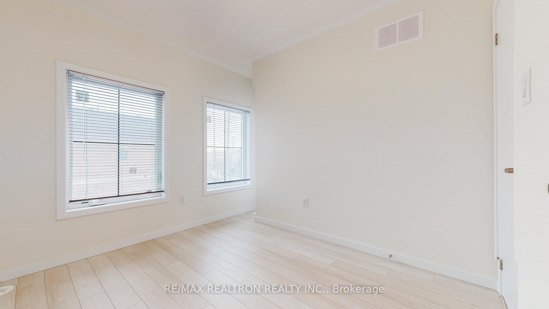 Photo 40 of 10 Seacoasts Circle, Vaughan, Maple — HOMEH