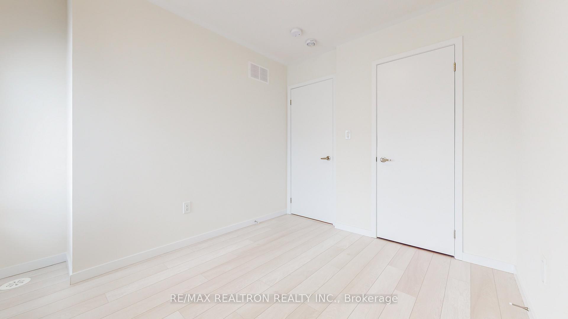 Photo 41 of 10 Seacoasts Circle, Vaughan, Maple — HOMEH