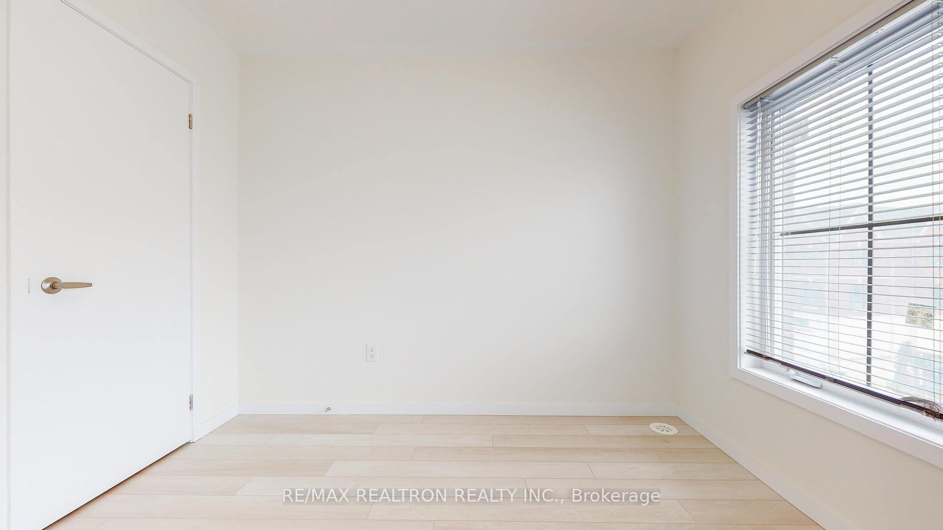 Photo 42 of 10 Seacoasts Circle, Vaughan, Maple — HOMEH