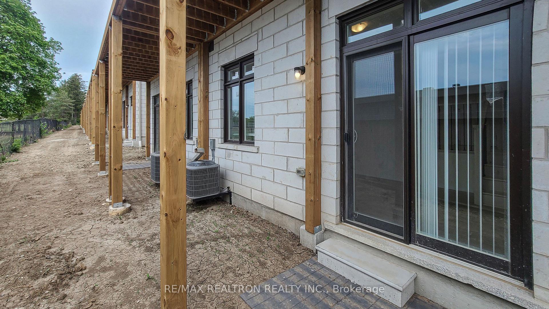 Photo 45 of 10 Seacoasts Circle, Vaughan, Maple — HOMEH