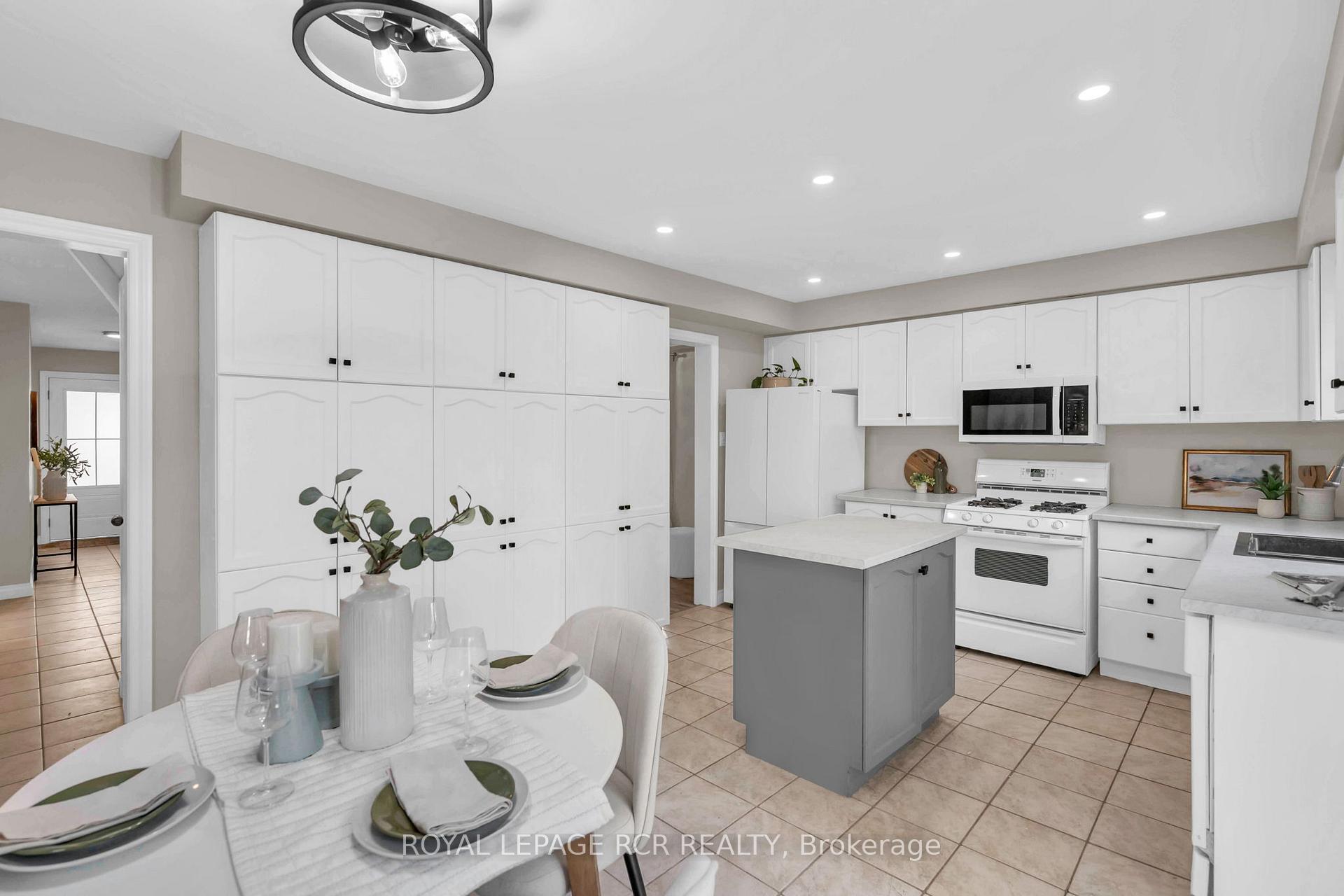 Photo 14 of 57 Closs Square, Aurora, Aurora Village — HOMEH