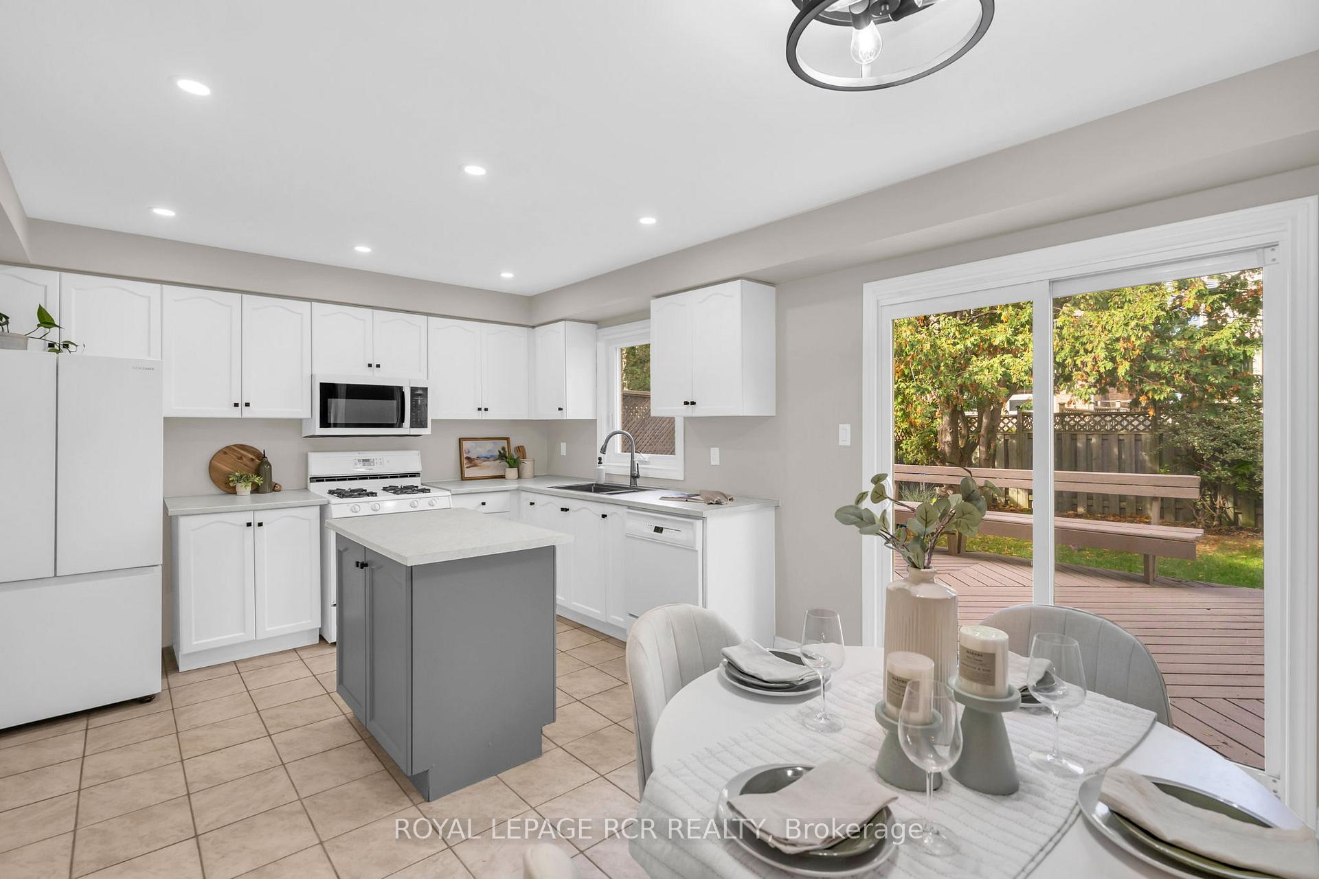 Photo 12 of 57 Closs Square, Aurora, Aurora Village — HOMEH