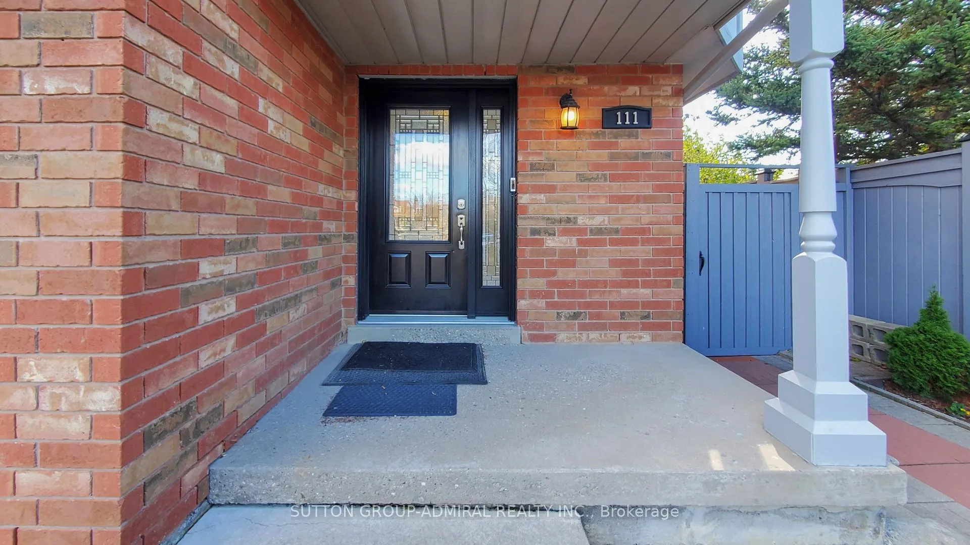 Photo 2 of 111 Kelso Crescent, Vaughan, Maple — HOMEH