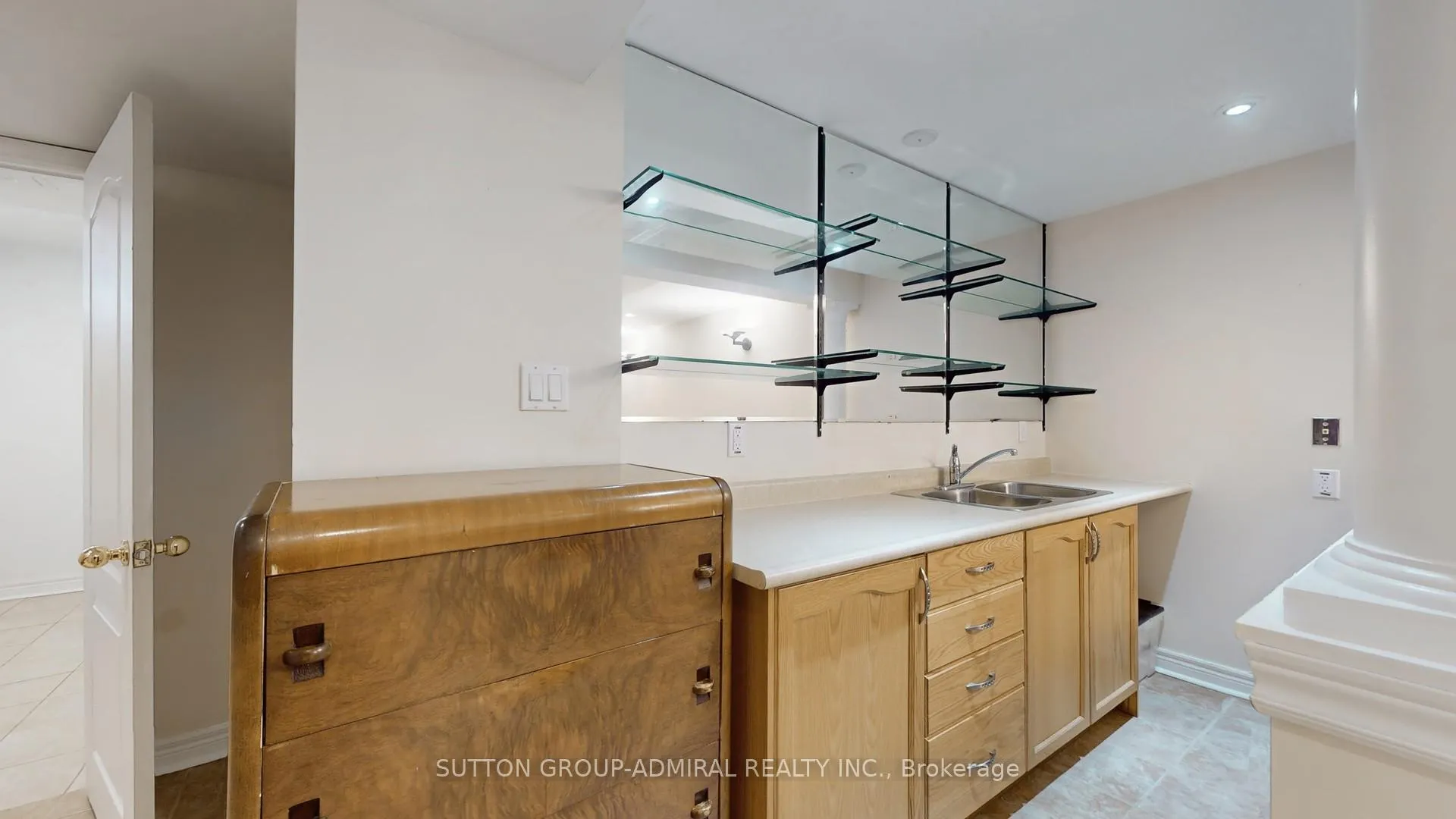 Photo 18 of 111 Kelso Crescent, Vaughan, Maple — HOMEH