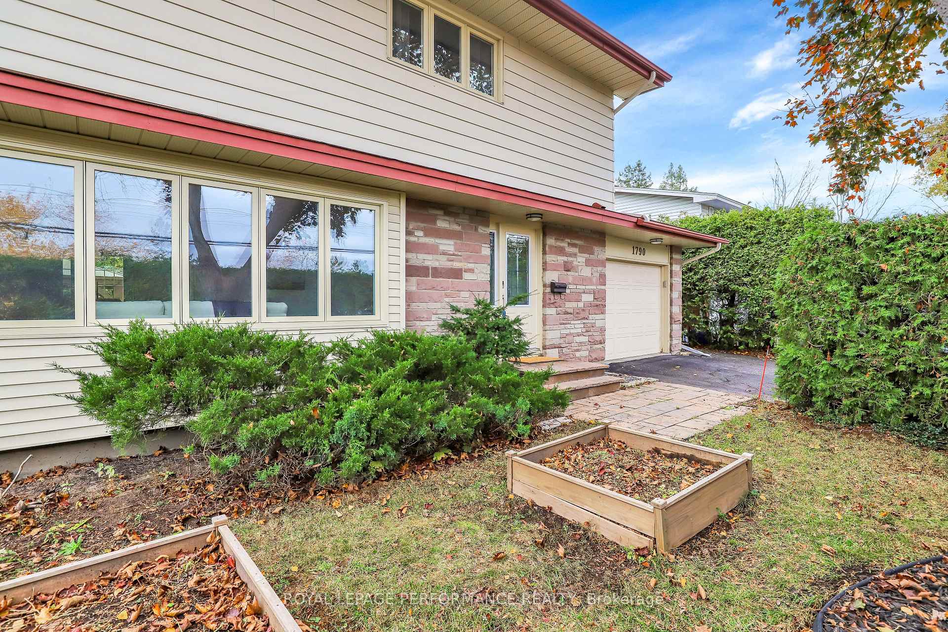 Photo 3 of 1790 Kilborn Avenue, Ottawa, Guildwood Estates - Urbandale Acres — HOMEH