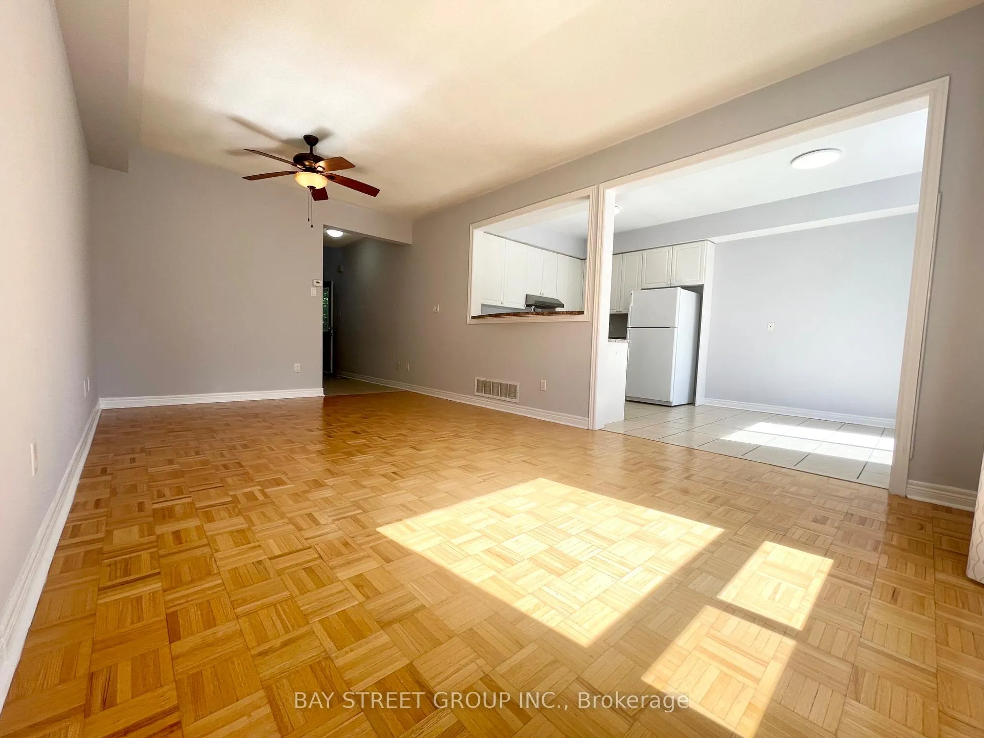 Photo 2 of 196 Kirkvalley Crescent, Aurora, Bayview Wellington — HOMEH