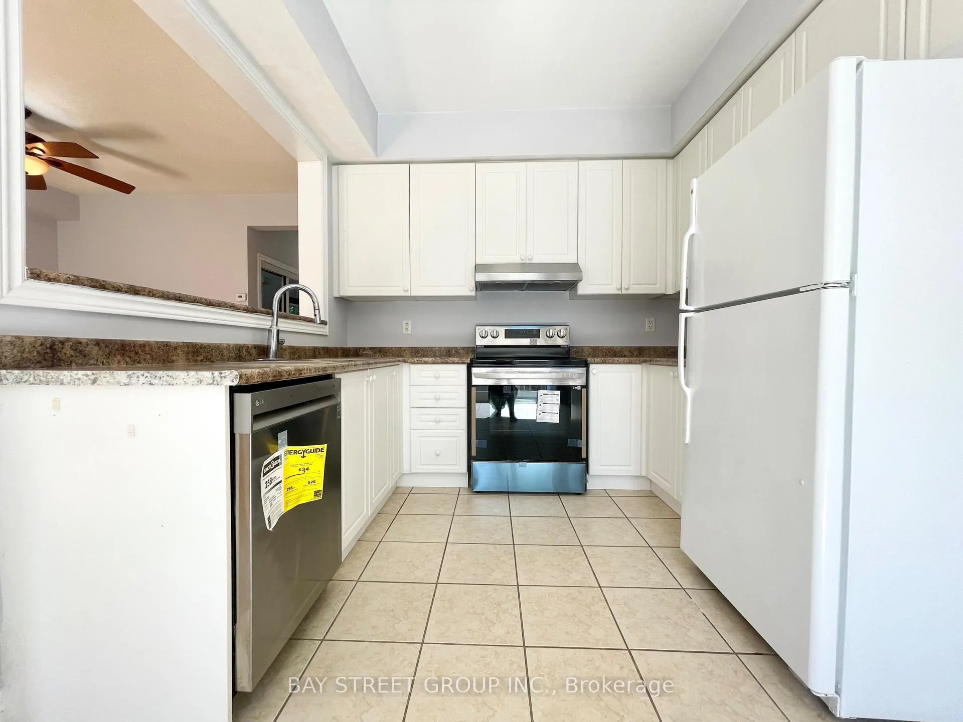 Photo 4 of 196 Kirkvalley Crescent, Aurora, Bayview Wellington — HOMEH