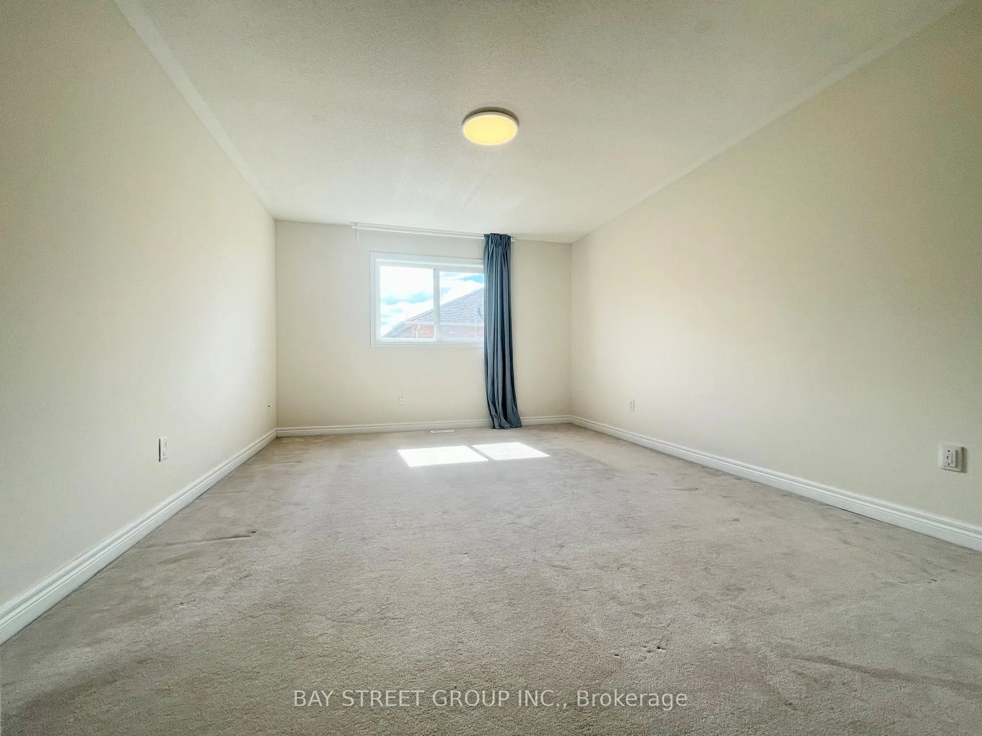 Photo 7 of 196 Kirkvalley Crescent, Aurora, Bayview Wellington — HOMEH