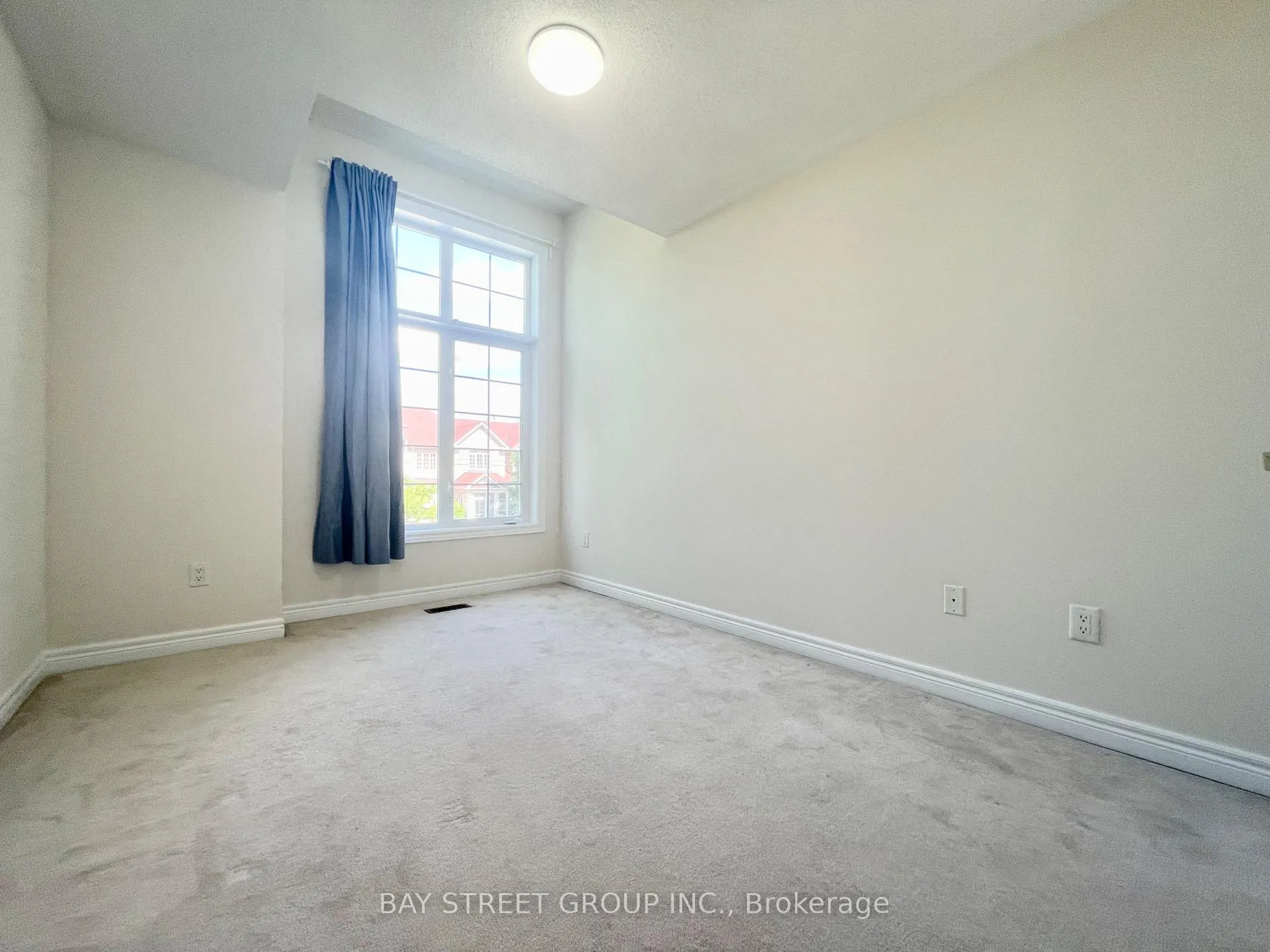 Photo 10 of 196 Kirkvalley Crescent, Aurora, Bayview Wellington — HOMEH