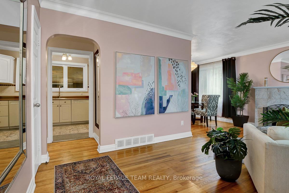 Photo 3 of 2027 Ogilvie Road, Ottawa, Cardinal Heights — HOMEH