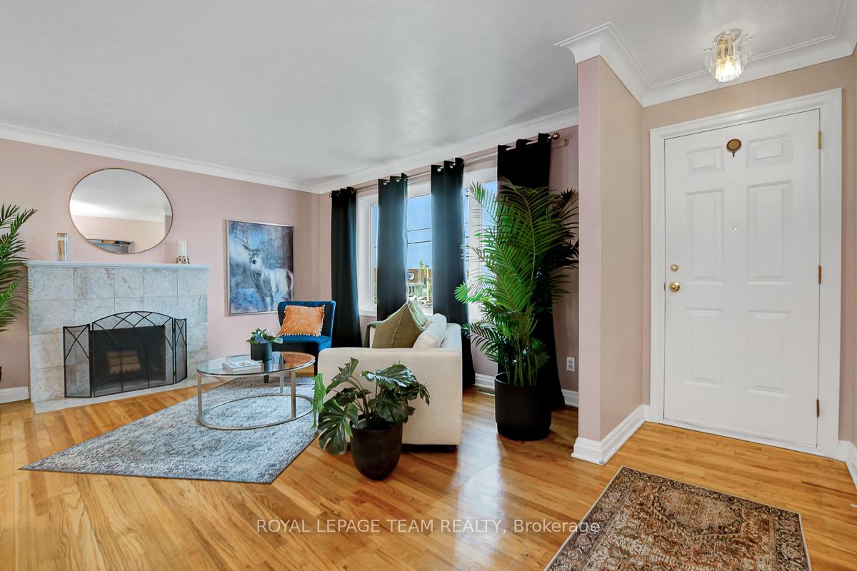 Photo 4 of 2027 Ogilvie Road, Ottawa, Cardinal Heights — HOMEH