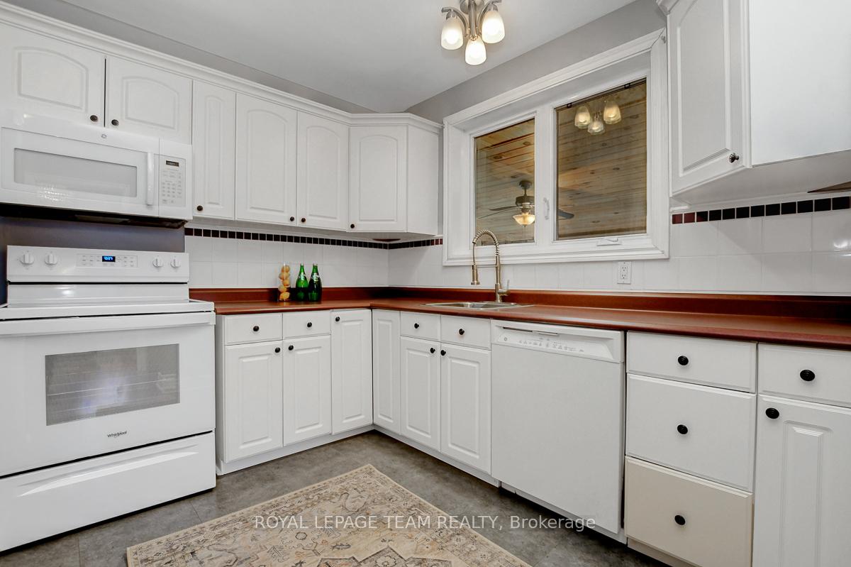 Photo 9 of 2027 Ogilvie Road, Ottawa, Cardinal Heights — HOMEH