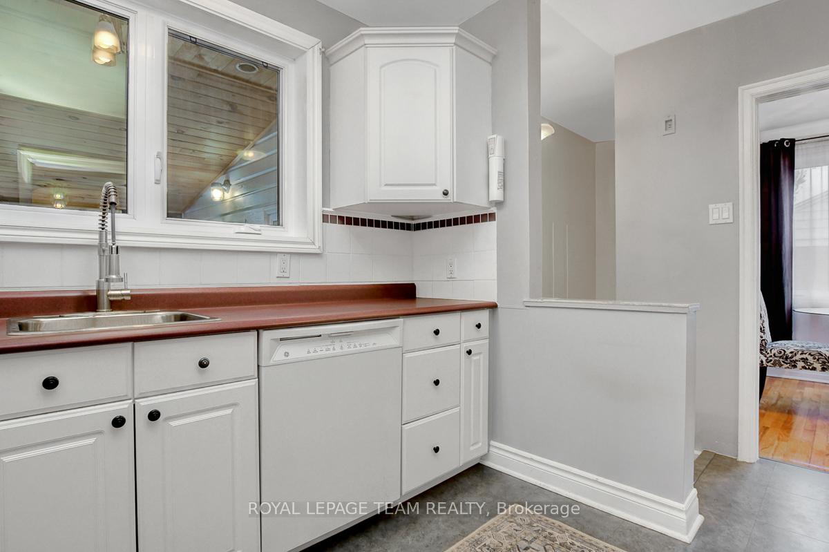 Photo 10 of 2027 Ogilvie Road, Ottawa, Cardinal Heights — HOMEH