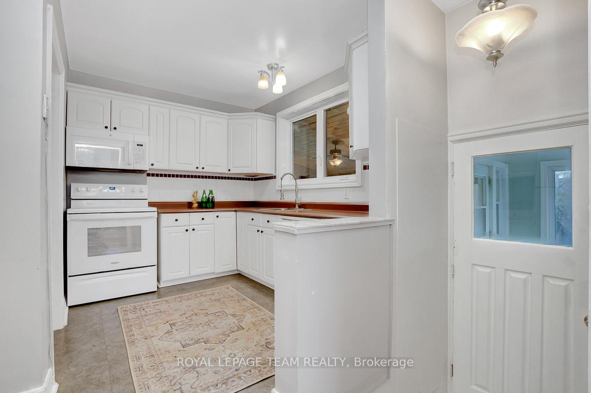 Photo 12 of 2027 Ogilvie Road, Ottawa, Cardinal Heights — HOMEH
